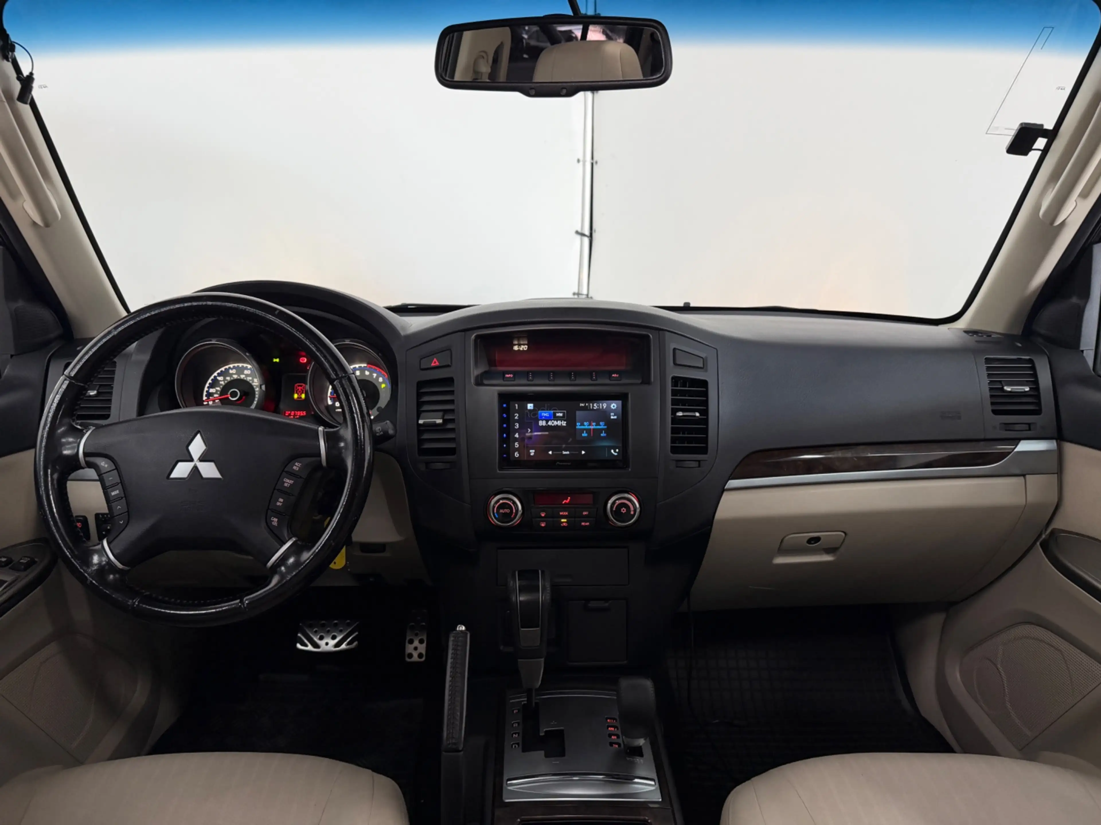 Mitsubishi Pajero 3.5 V6 GLS 7PERS|PANO|AUTOMAAT|INRUIL MOGELIJK| — photo 9