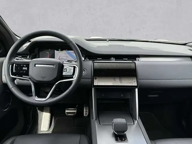 Land Rover Discovery Sport view 4