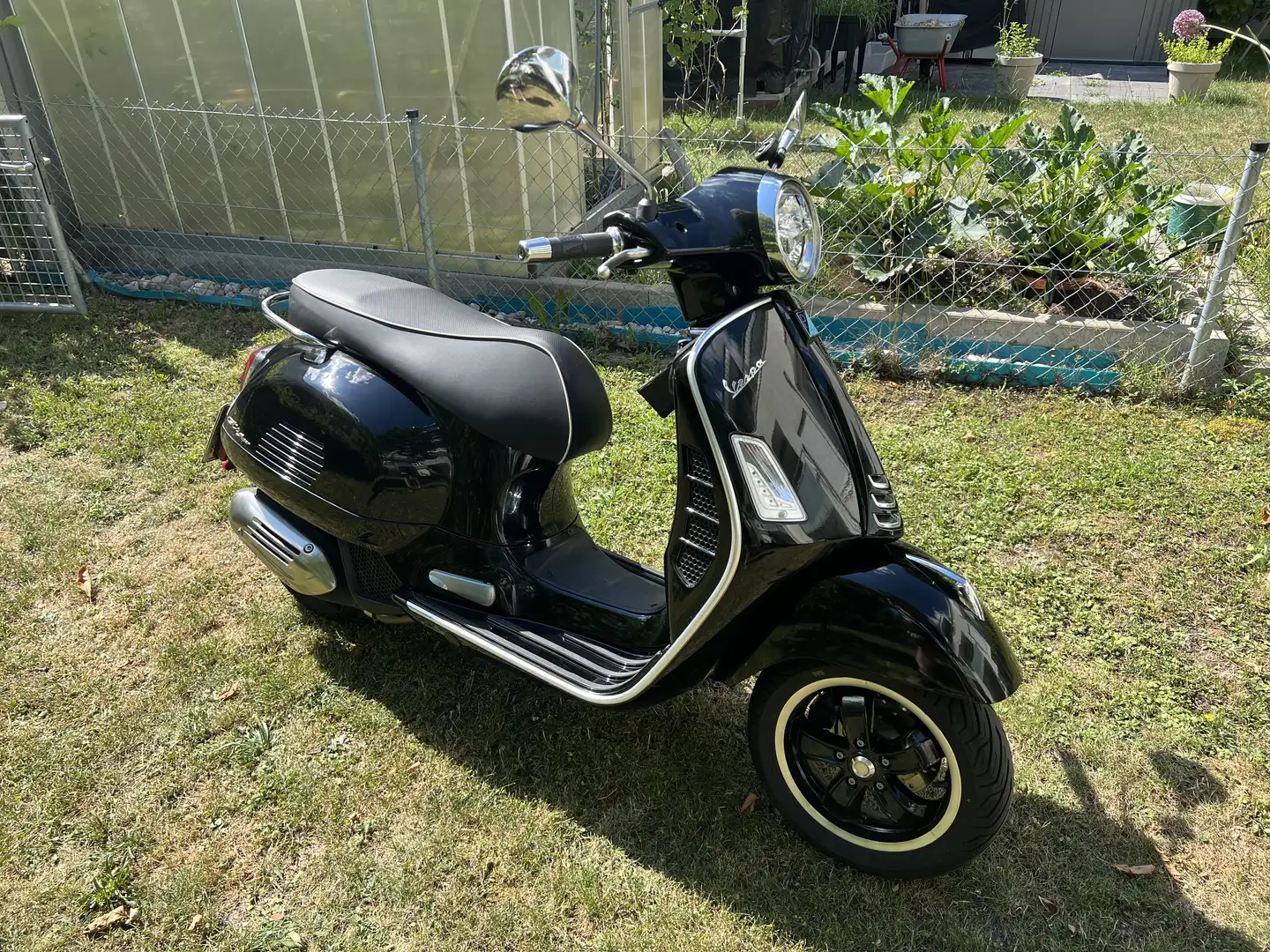 Vespa GTS Super 125 Noir - 2