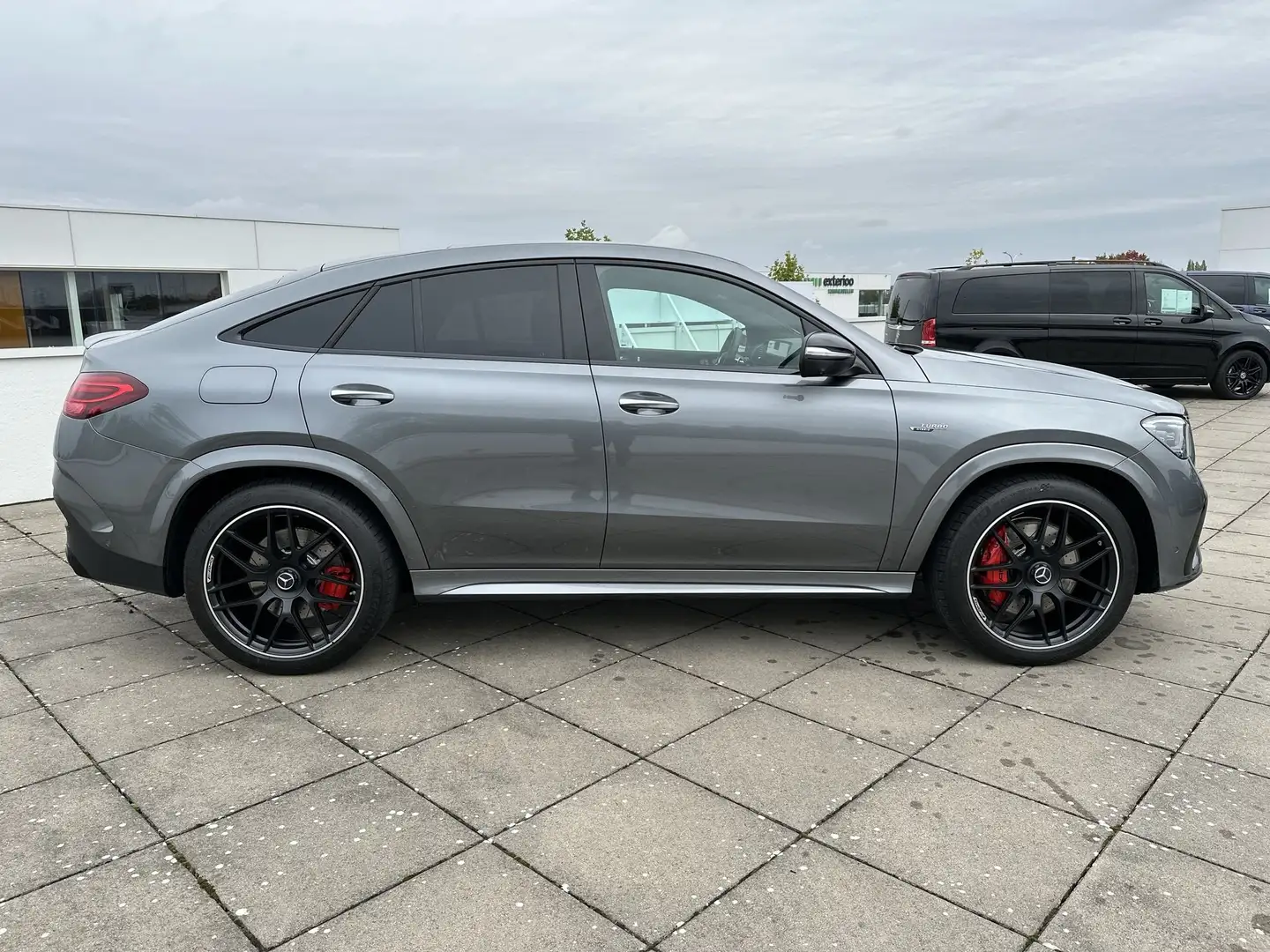 Mercedes-Benz GLE 53 AMG HYBRIDE COUPE 4M/AMG PREMIUM/22"/TREKH/NIGHTPAK/ Grijs - 2