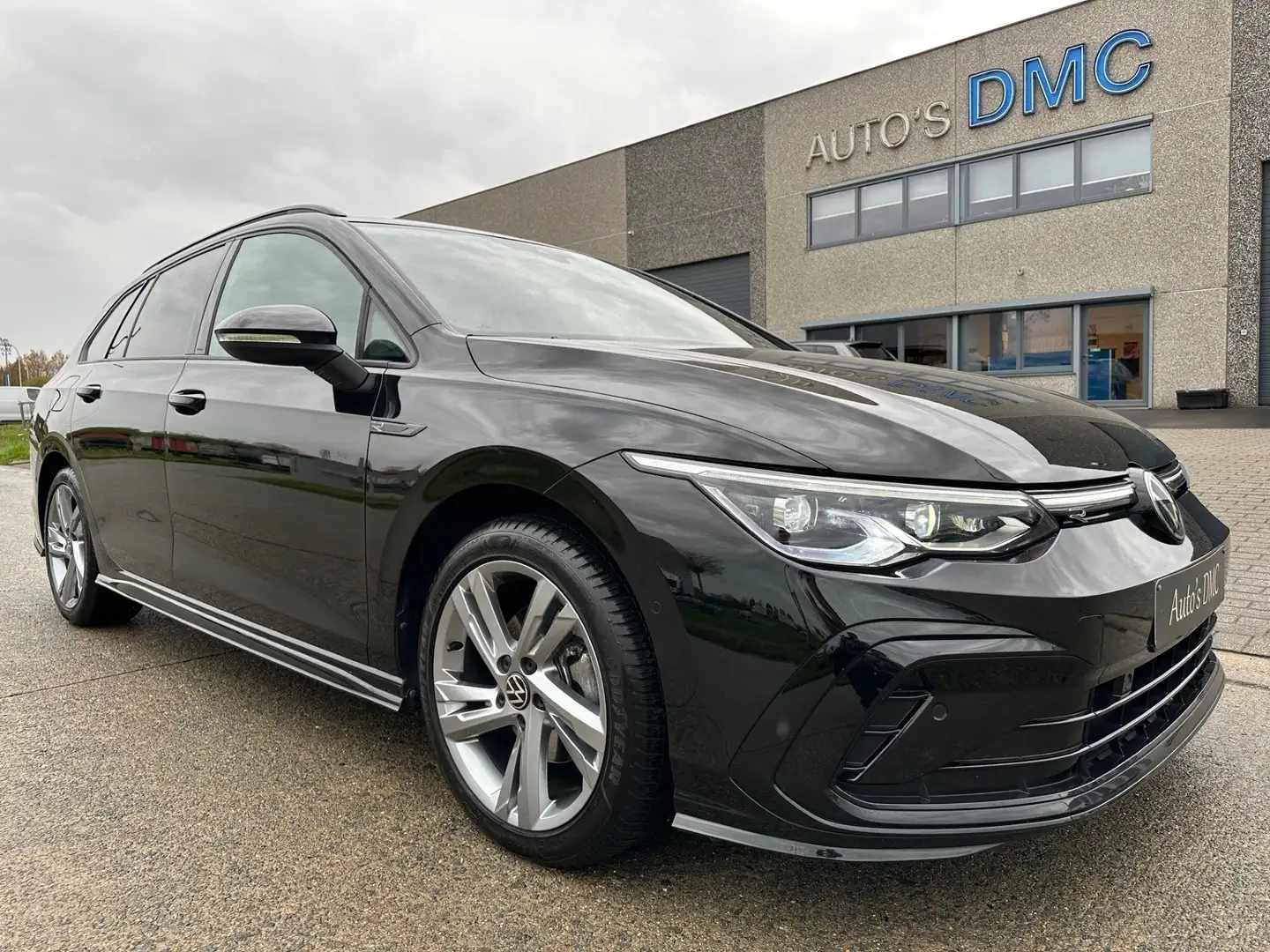 Volkswagen Golf Variant Golf Variant 1.5 eTSI OPF DSG*R-Line*CAMERA* Zwart - 1