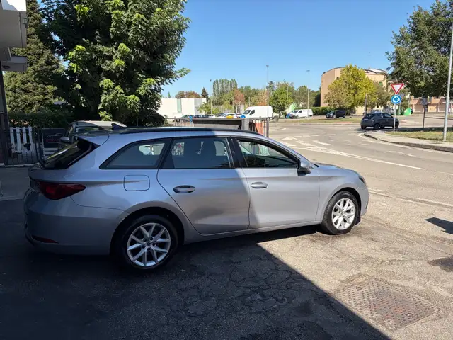 Seat Leon view 4