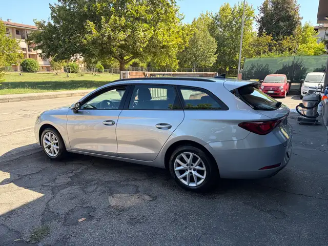 Seat Leon view 5