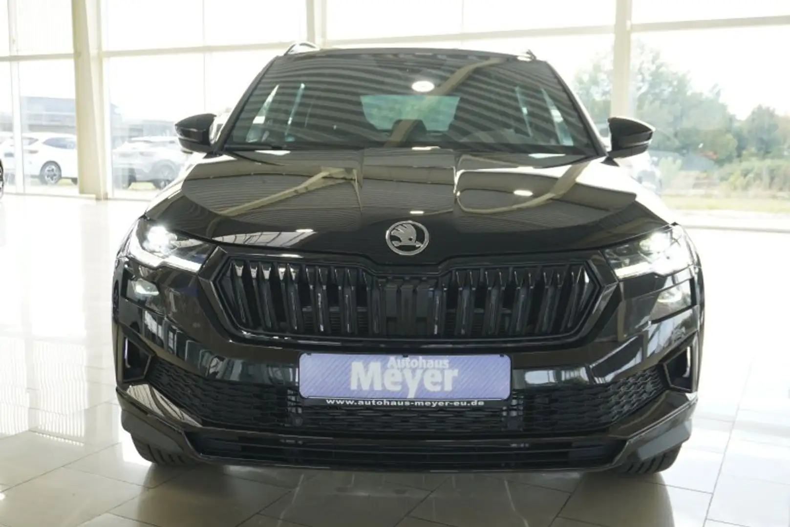 Skoda Karoq Sportline 2,0TDI DSG 4*J.Gar/Pano/aAHK/Matrix/Navi Schwarz - 2