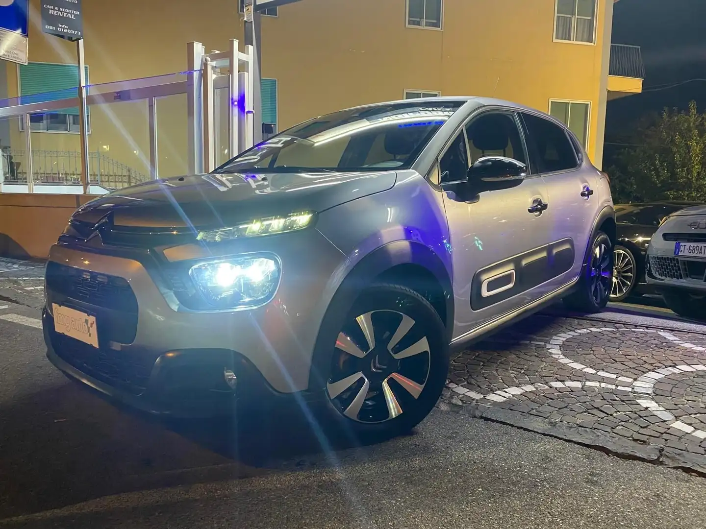 Citroen C3 C3 PureTech 110 S&S EAT6 Max KM 27796 GRIGIO MEDIO Grijs - 1
