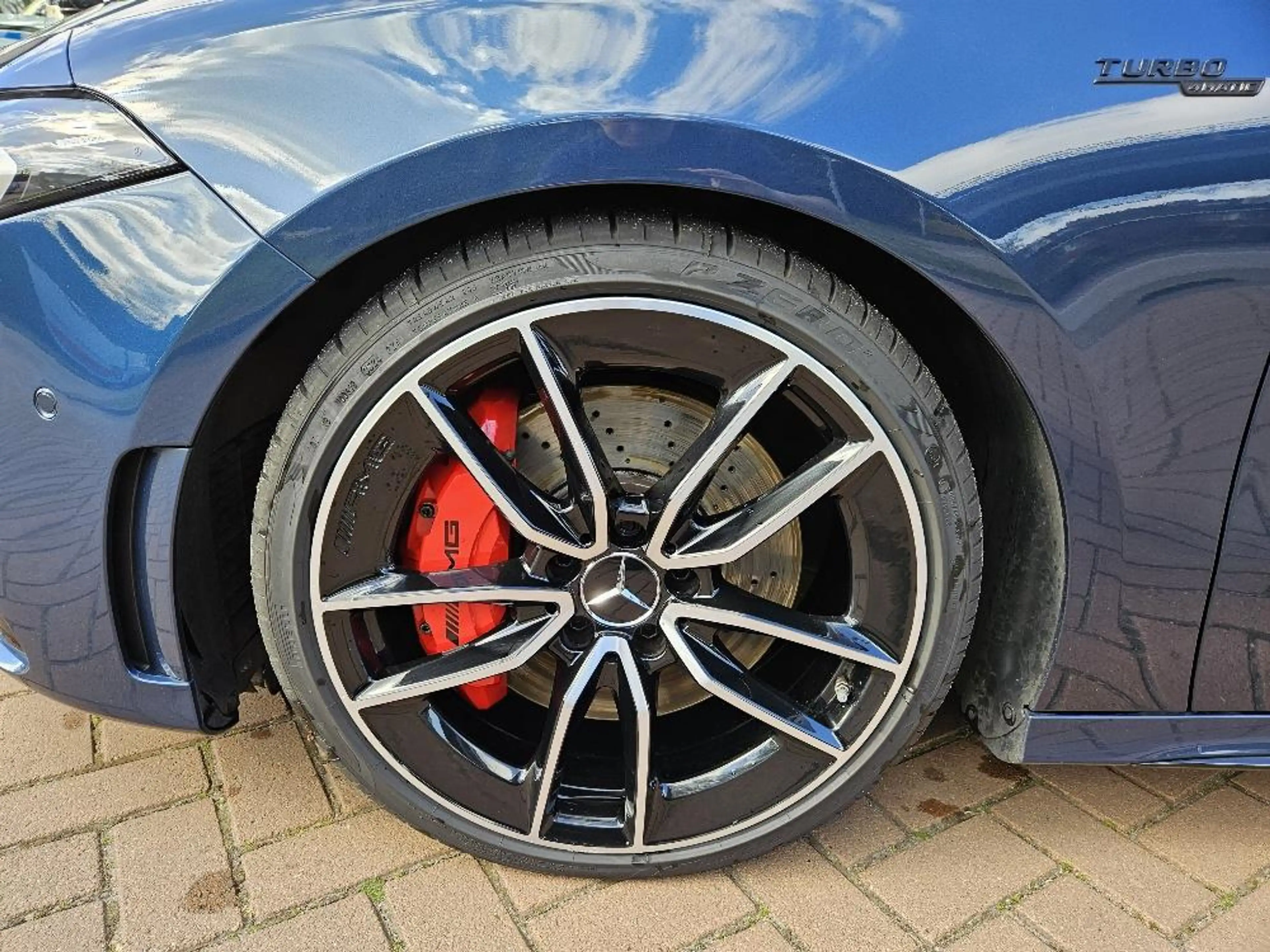 Mercedes-Benz A 35 AMG 4MATIC Premium Plus — photo 14
