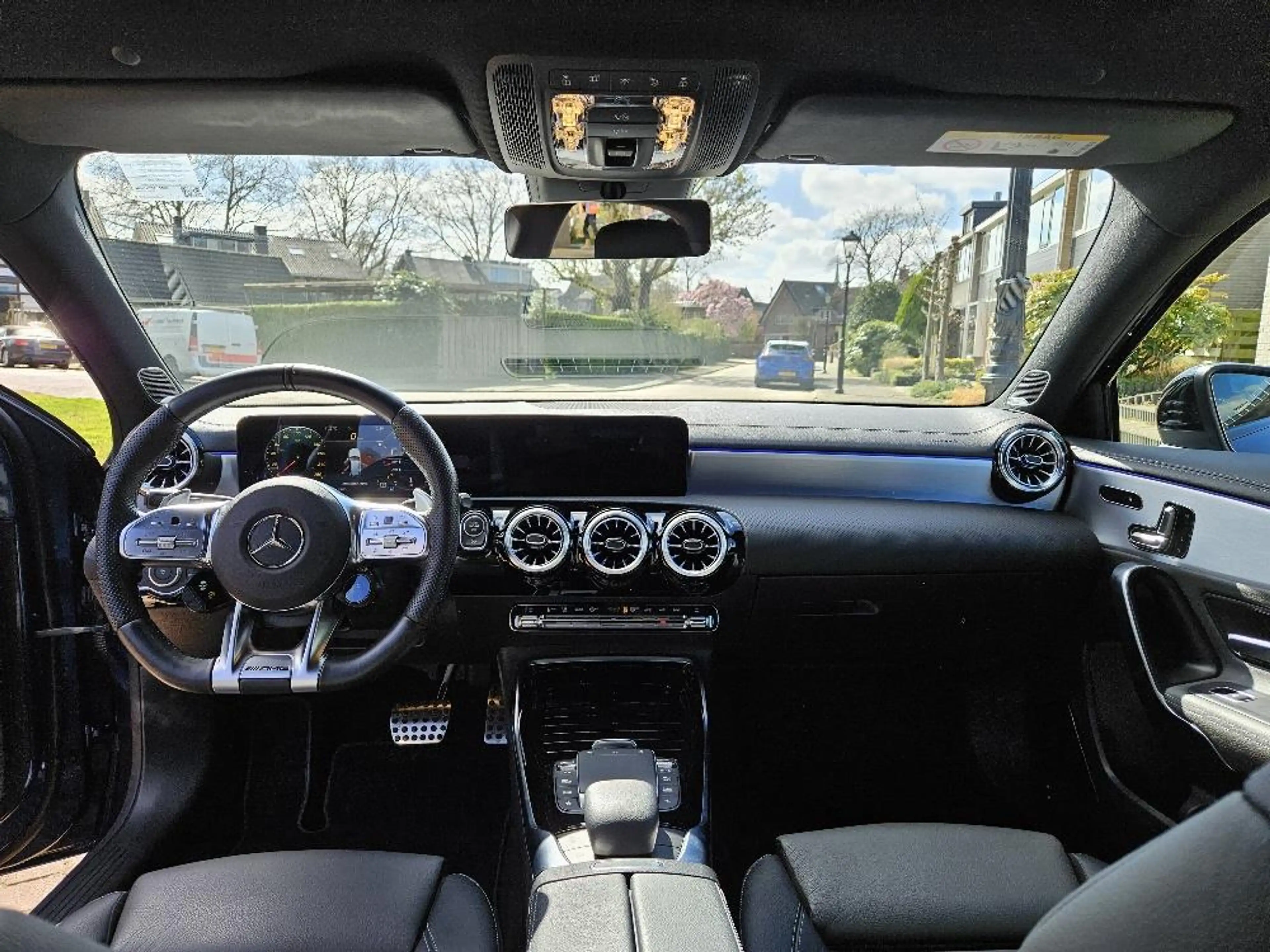 Mercedes-Benz A 35 AMG 4MATIC Premium Plus — photo 6