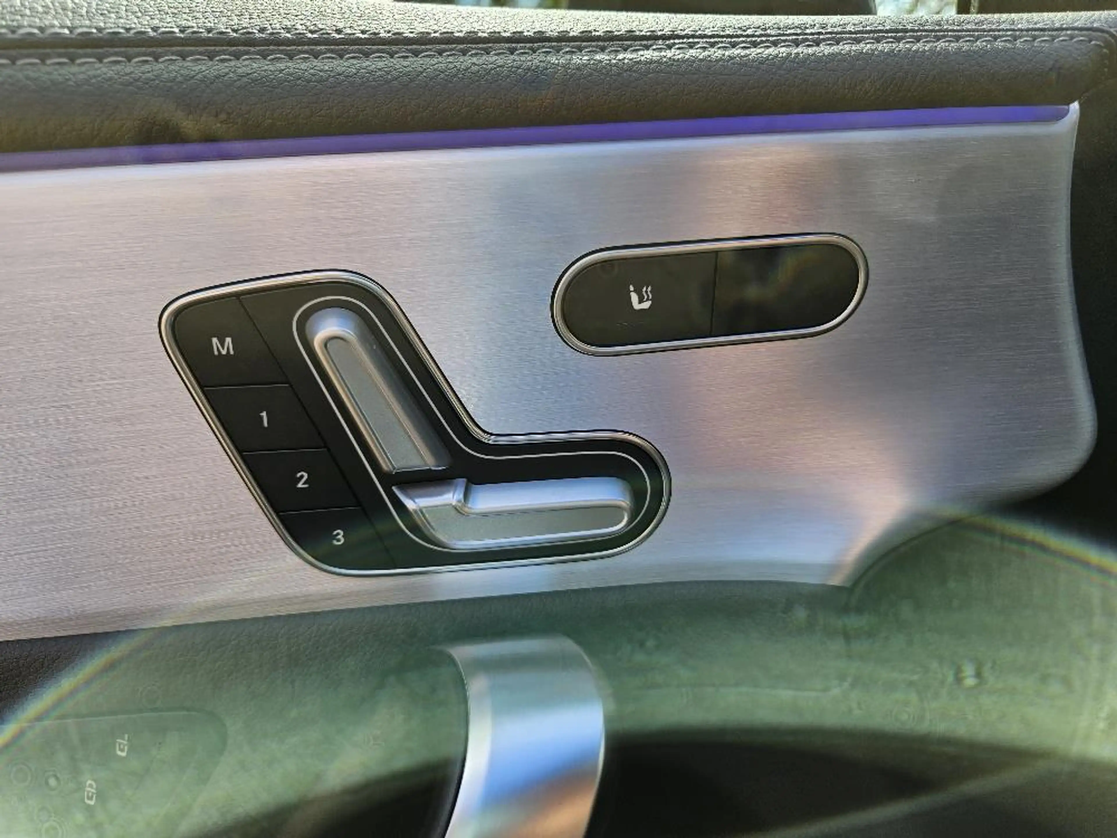 Mercedes-Benz A 35 AMG 4MATIC Premium Plus — photo 9