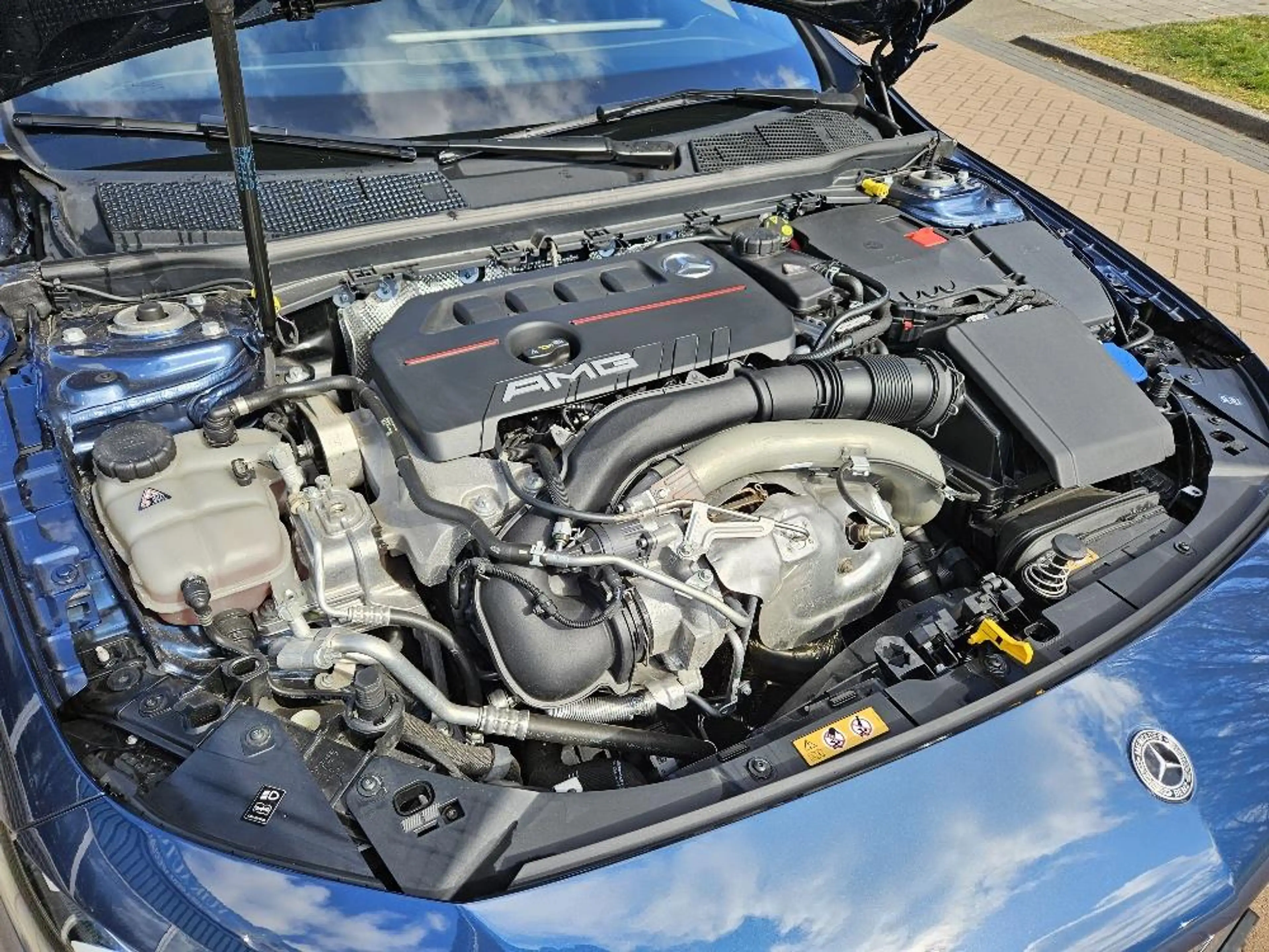 Mercedes-Benz A 35 AMG 4MATIC Premium Plus — photo 12