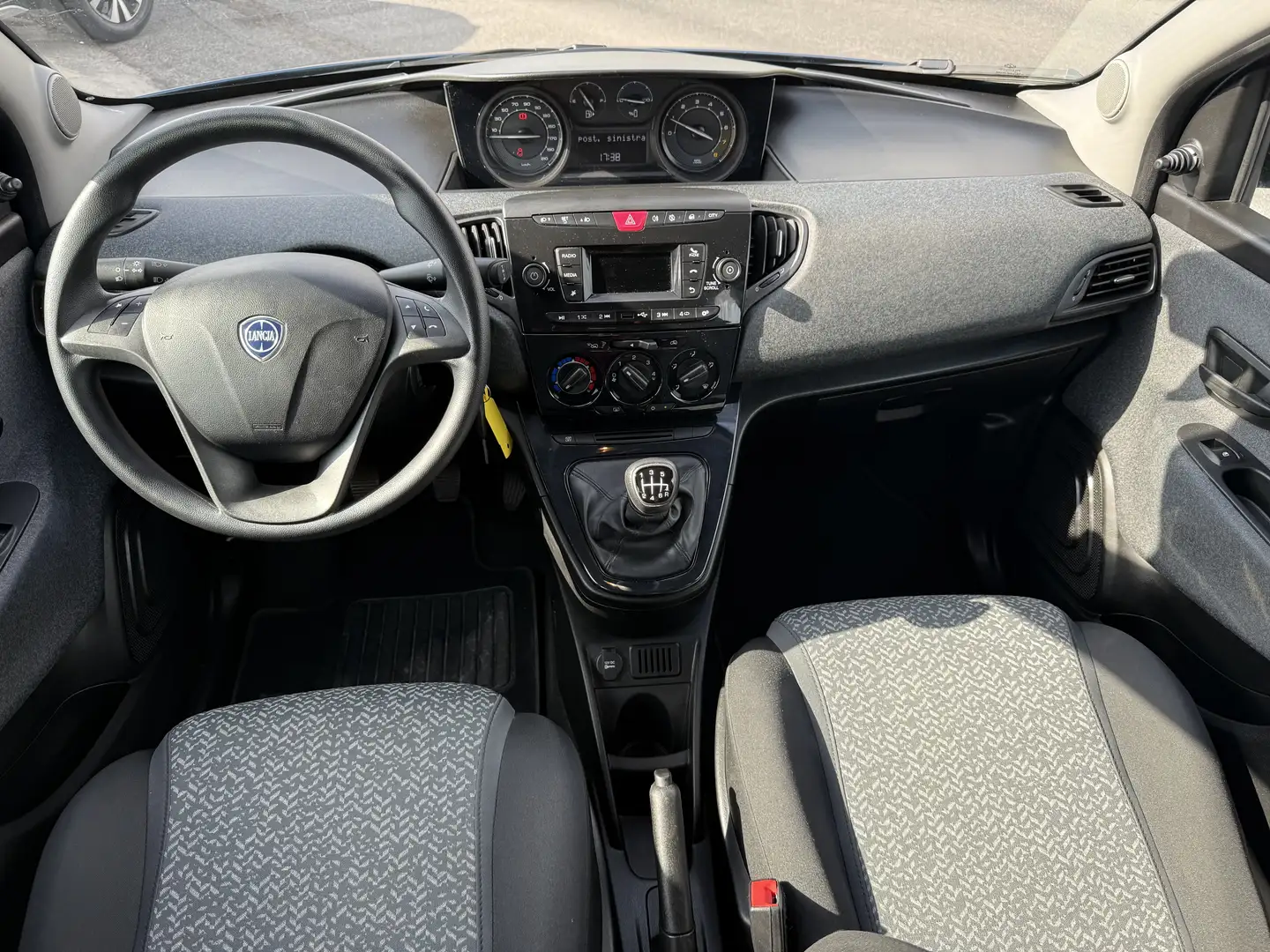 Lancia Ypsilon 1.0 FireFly 70cv Hybrid SILVER UFF. AZIENDALE Blu/Azzurro - 2