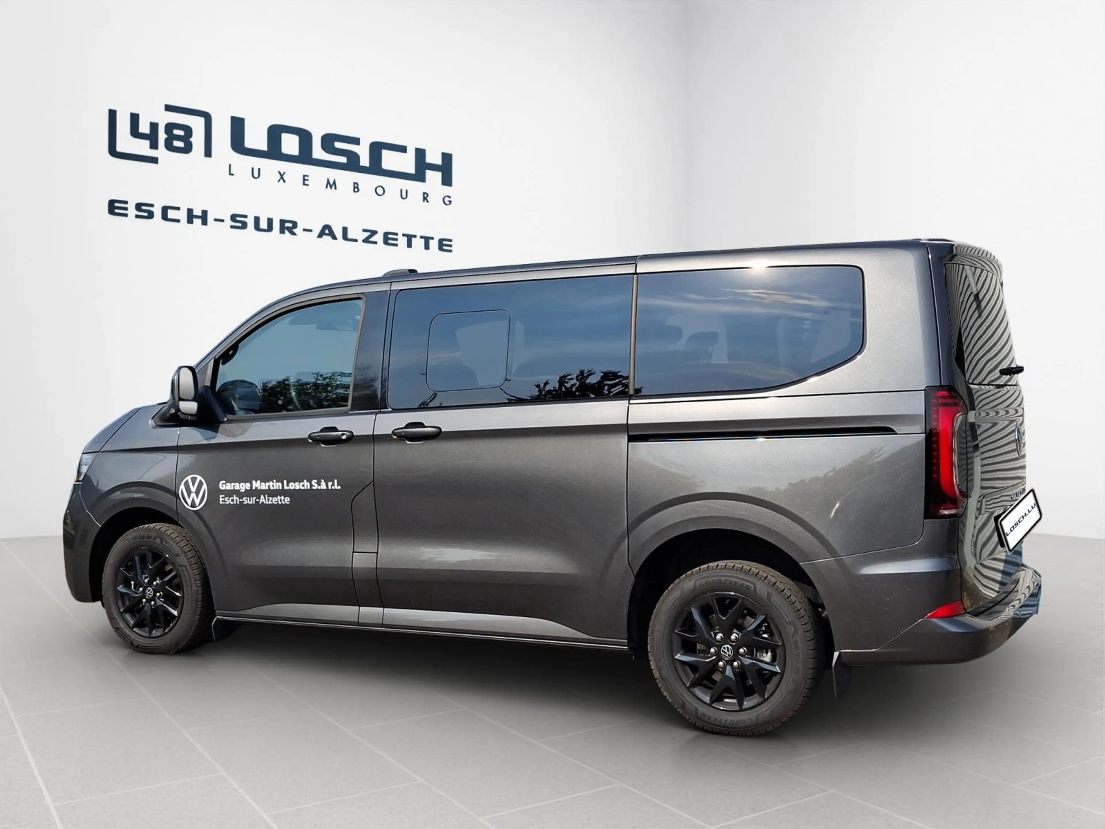 Volkswagen T7 Caravelle Style — photo 4