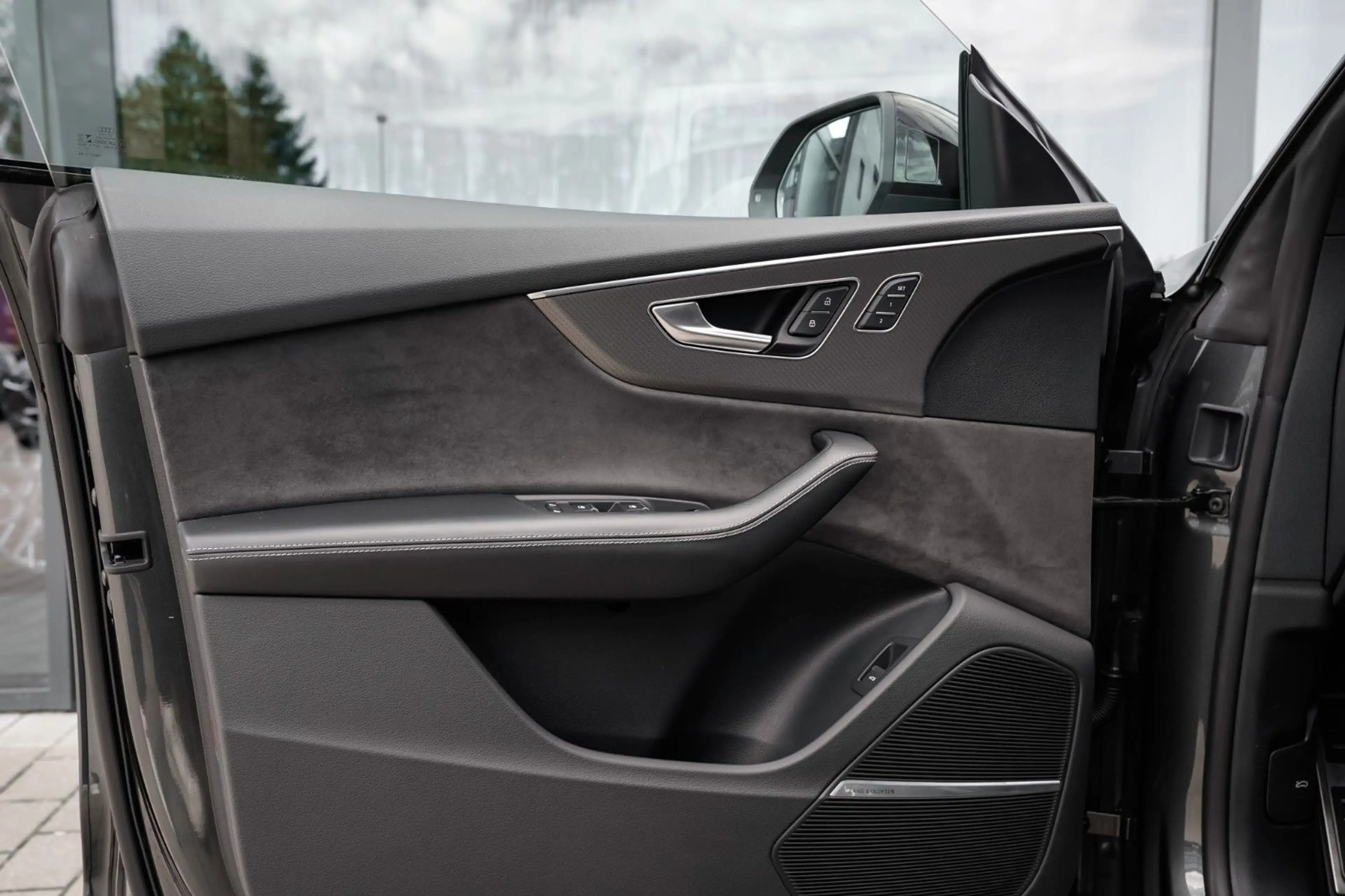 Audi RS Q8 4.0 TFSI- Pano-HuD-Softclose-360°-B&O-23' — photo 9