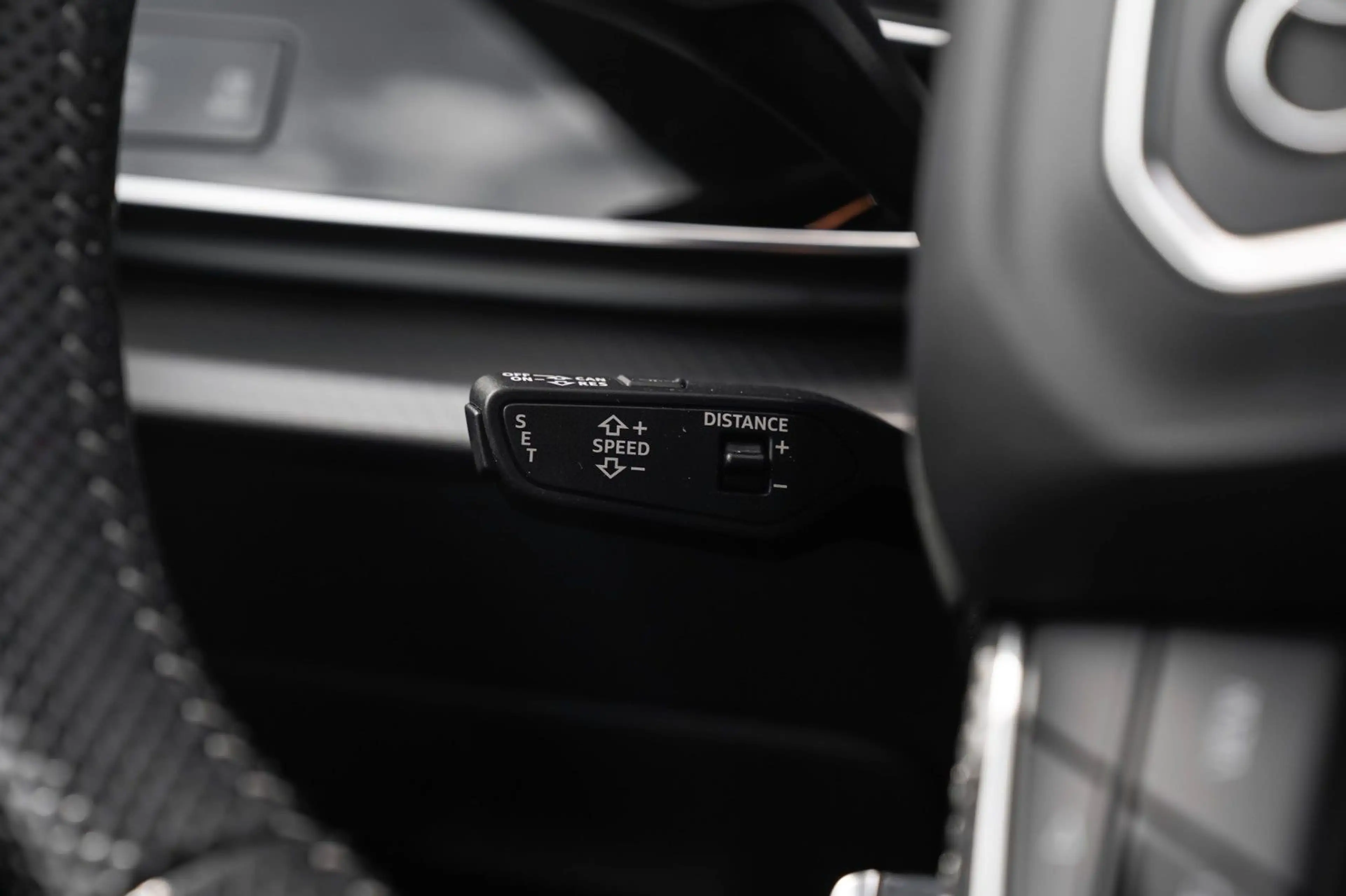 Audi RS Q8 4.0 TFSI- Pano-HuD-Softclose-360°-B&O-23' — photo 14
