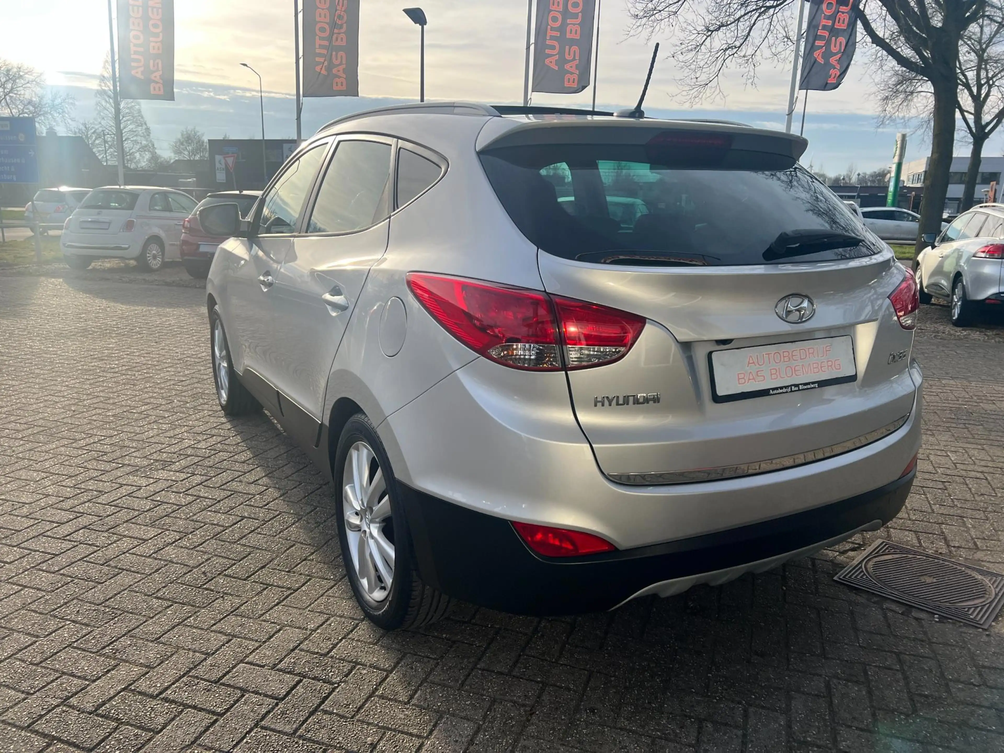 Hyundai iX35 2.0i i-Catcher, Automaat, Navigatie, panodak, Clim — photo 3