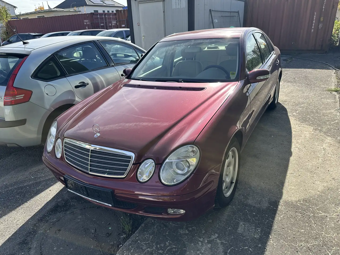Mercedes-Benz E 200 Classic CDI,Limousine Rot - 1