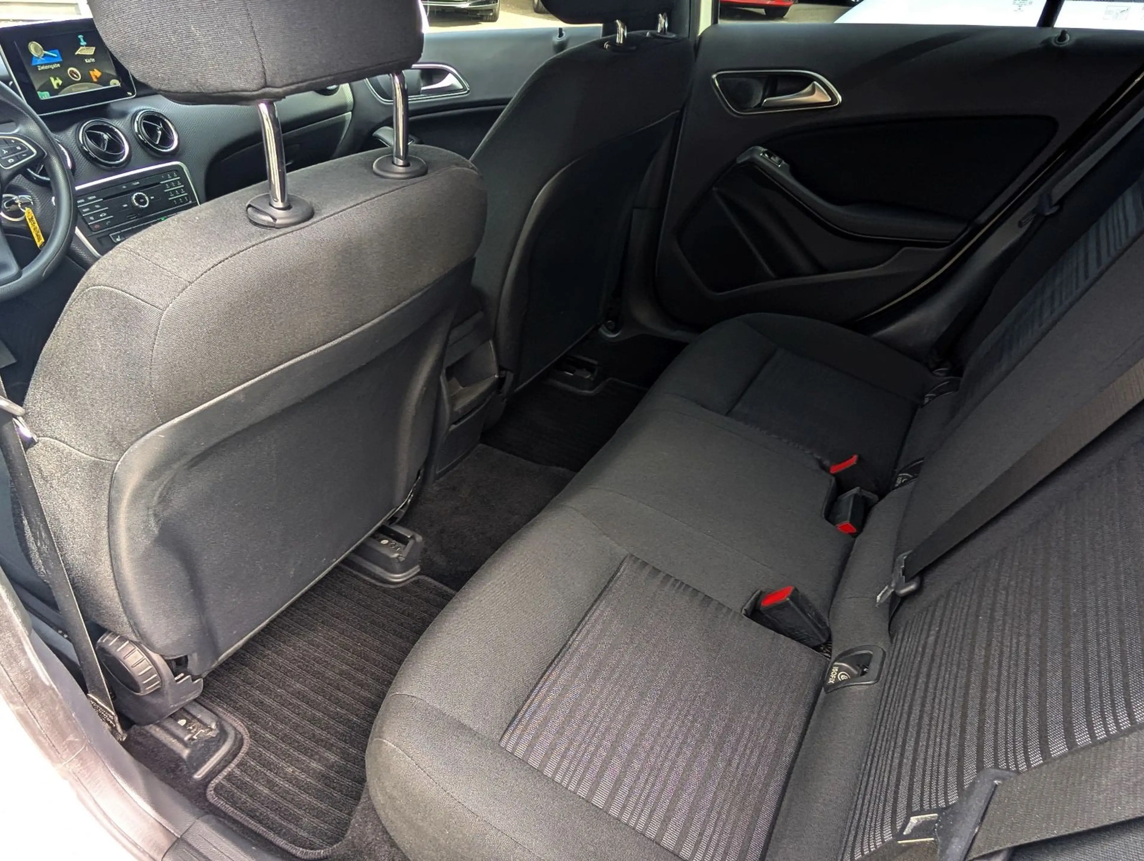 Mercedes-Benz A 160 STYLE 2017 nur63tKM Navi Sitzhei PDC Alu17 — photo 11