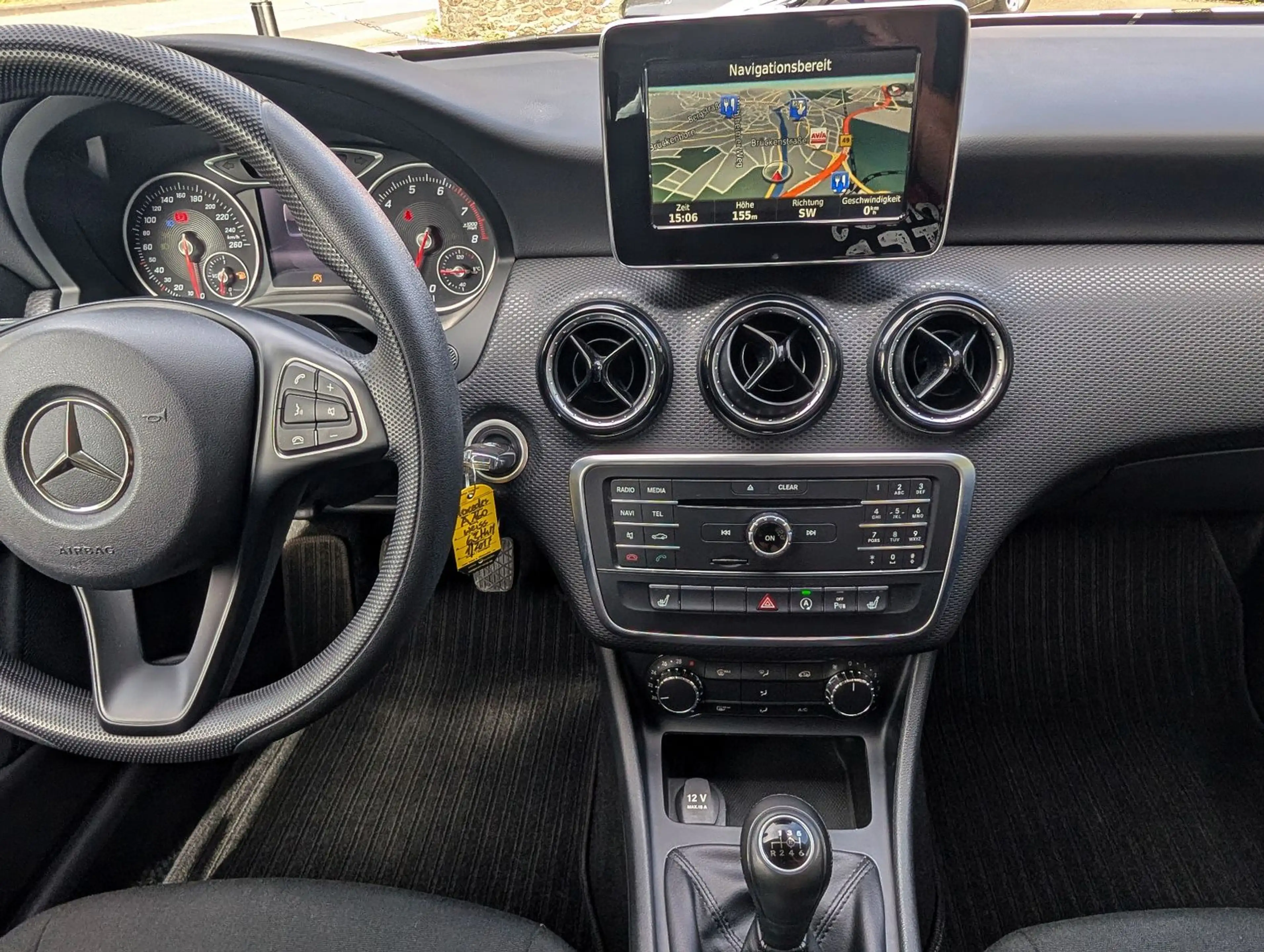 Mercedes-Benz A 160 STYLE 2017 nur63tKM Navi Sitzhei PDC Alu17 — photo 4