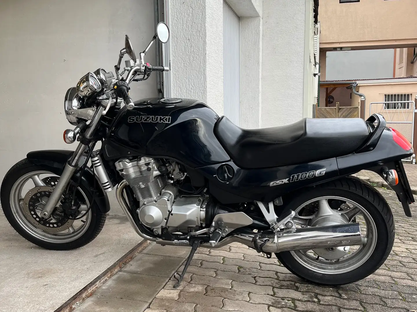 Suzuki GSX 1100 GSX 1100 G Schwarz - 1