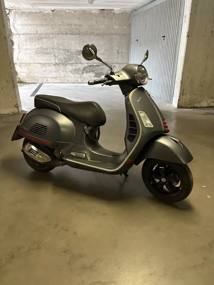 Vespa GTS Super 300