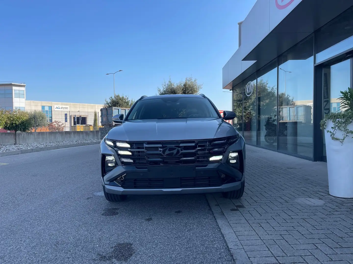 Hyundai TUCSON 1.6 hev Exellence 2wd auto-KM0 PREZZO REALE-NAZ Grigio - 2
