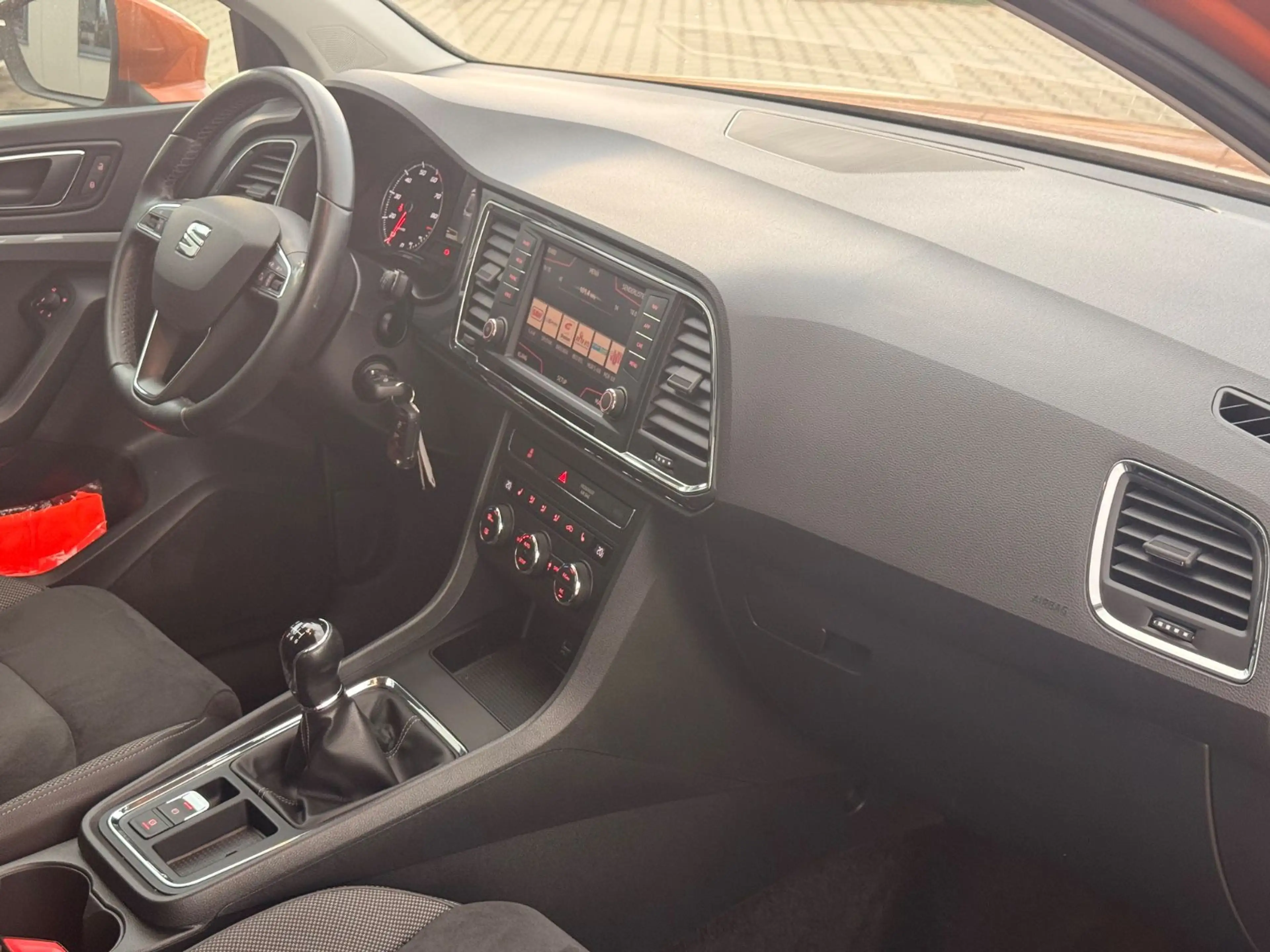 SEAT Ateca Style 1,4TSI/1.Hd/Navi/Led/S-Heft/Alcantar — photo 14