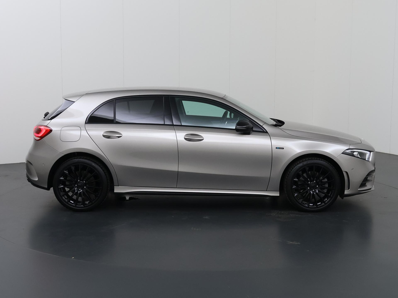 Mercedes-Benz A 250 e Business Solution AMG Limited | Night | Widescre — photo 6