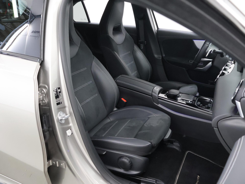 Mercedes-Benz A 250 e Business Solution AMG Limited | Night | Widescre — photo 10