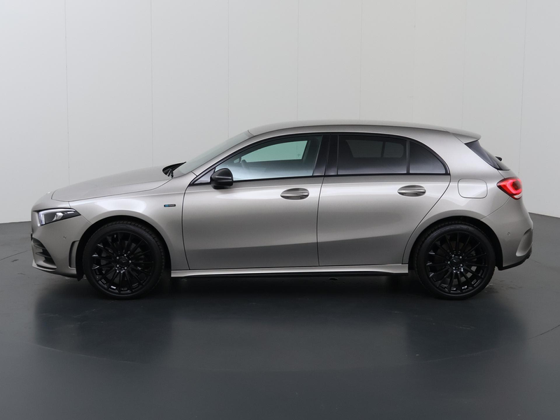Mercedes-Benz A 250 e Business Solution AMG Limited | Night | Widescre — photo 5