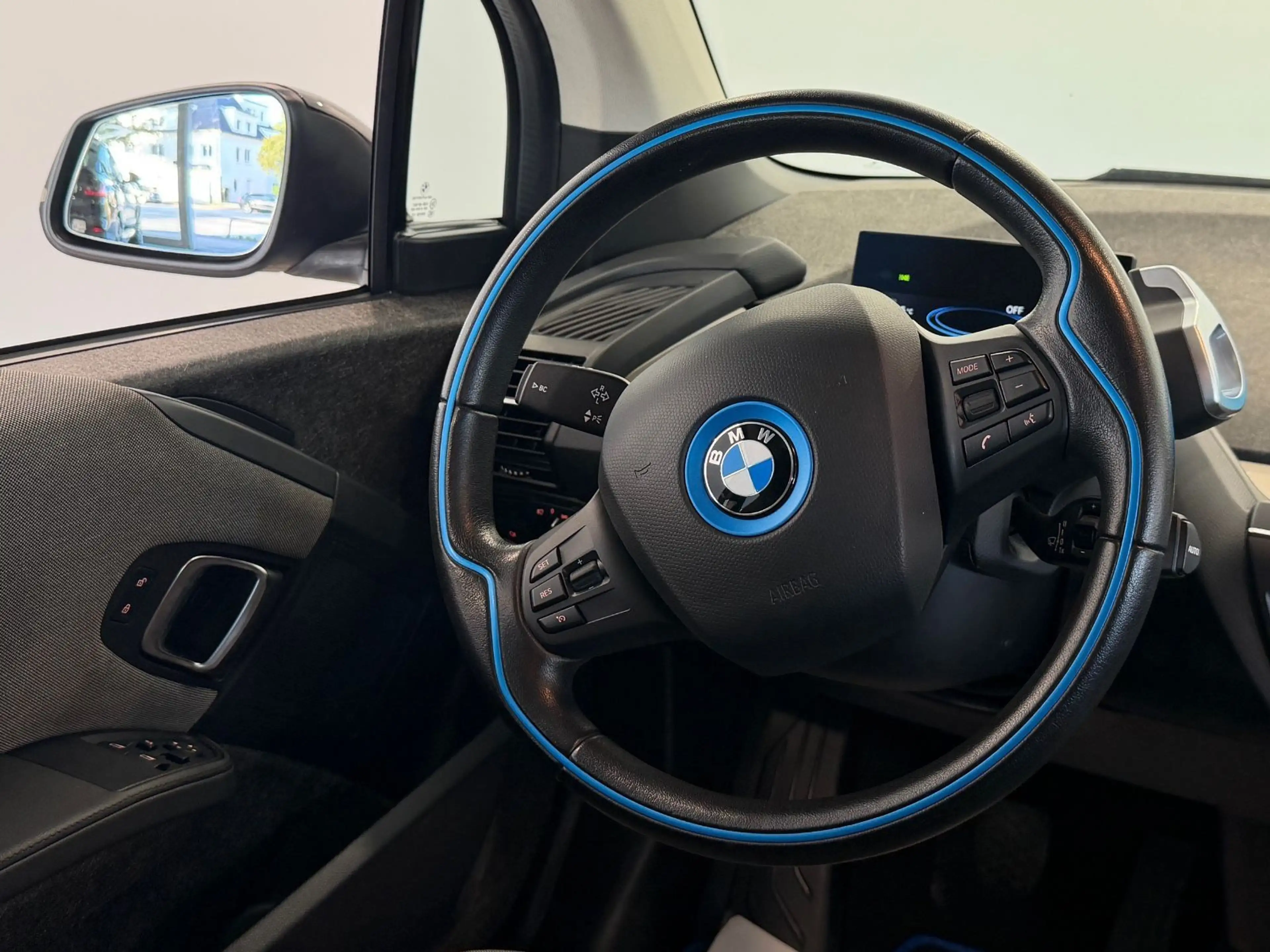 BMW i3 s 120Ah Sport-Paket|PANO|KAMERA|NAVI|1-HAND| — photo 6