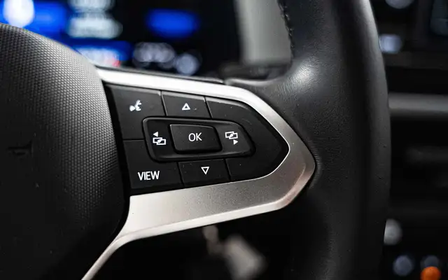 Volkswagen T-Roc view 12