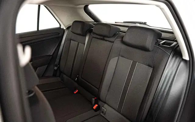 Volkswagen T-Roc view 7