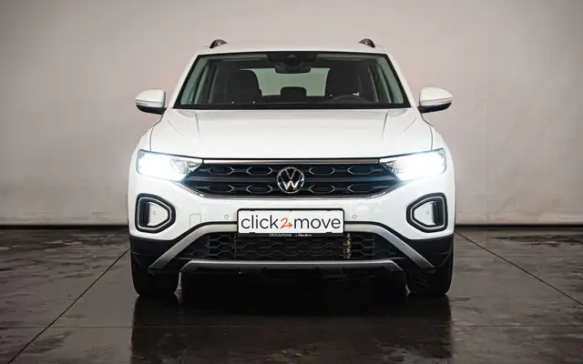 Volkswagen T-Roc view 3