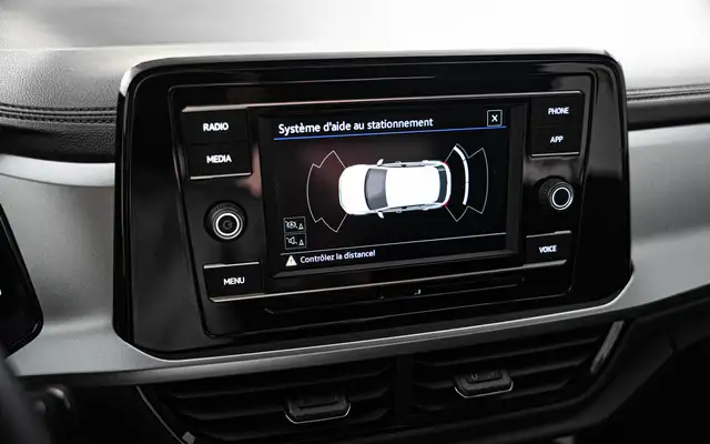 Volkswagen T-Roc view 13