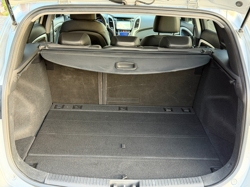 Hyundai i30 Sw ( 1.6CRDi ) 110Ch ( Full options ) 154.613Km ( 2014 ) — photo 13