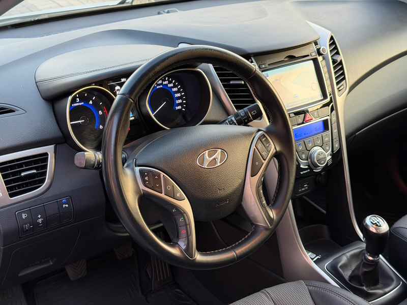 Hyundai i30 Sw ( 1.6CRDi ) 110Ch ( Full options ) 154.613Km ( 2014 ) — photo 14