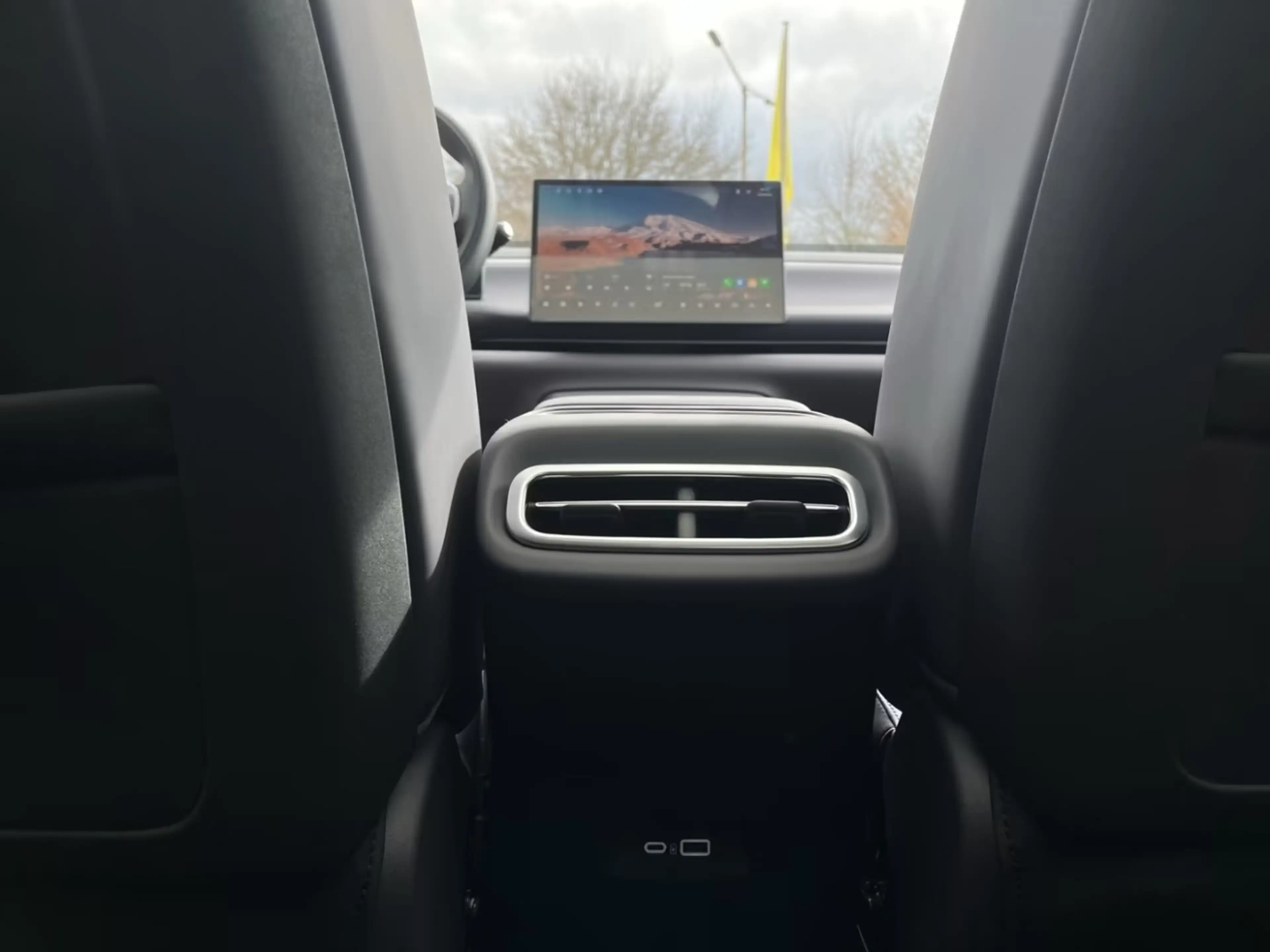 Leapmotor C10 1.5 28 W REEV Design ACC+LED+Navi+Pano — photo 10