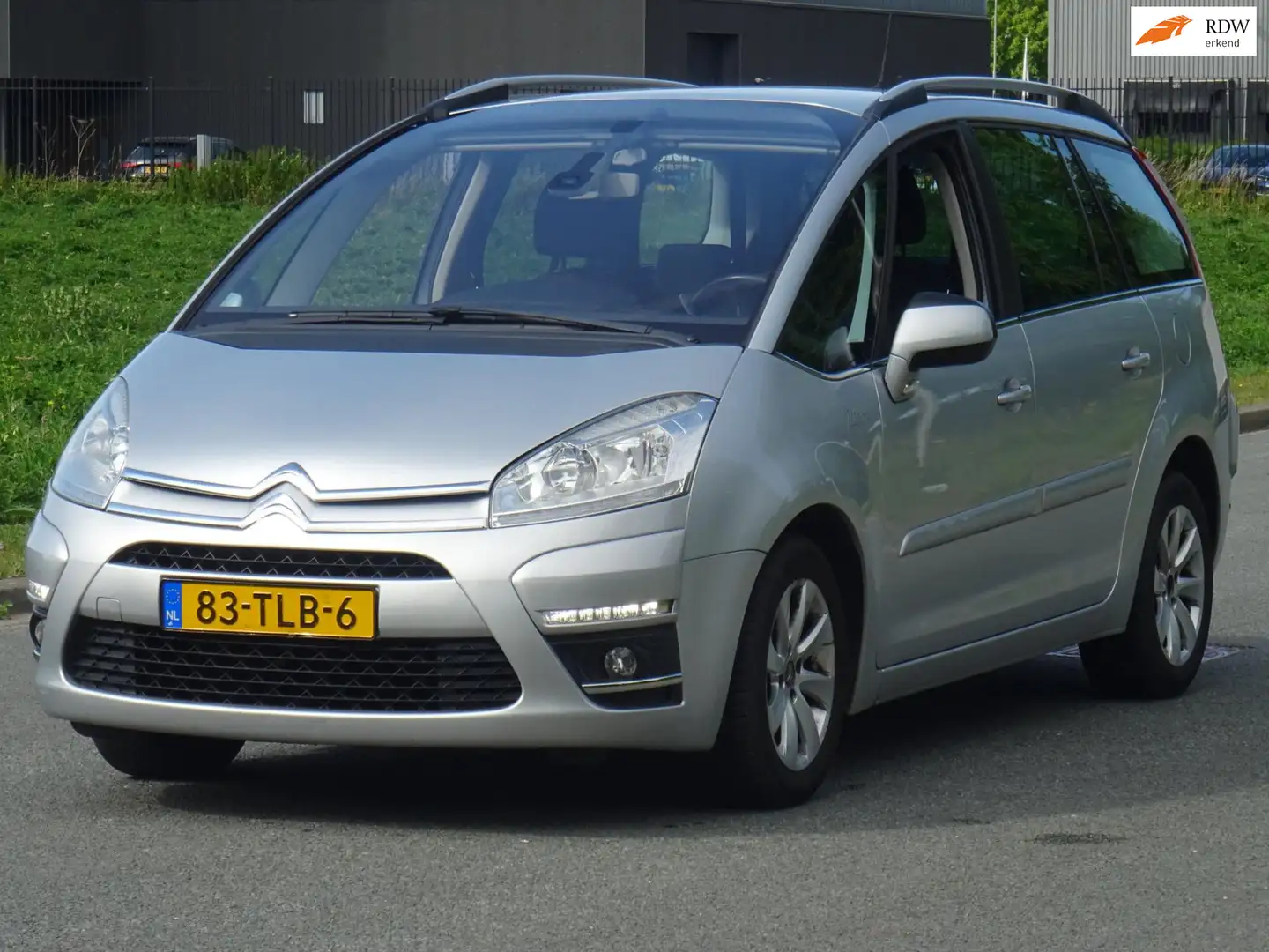 Citroen Grand C4 Picasso 1.6 THP Ligne Business EGS 5P AUT. Gris - 1