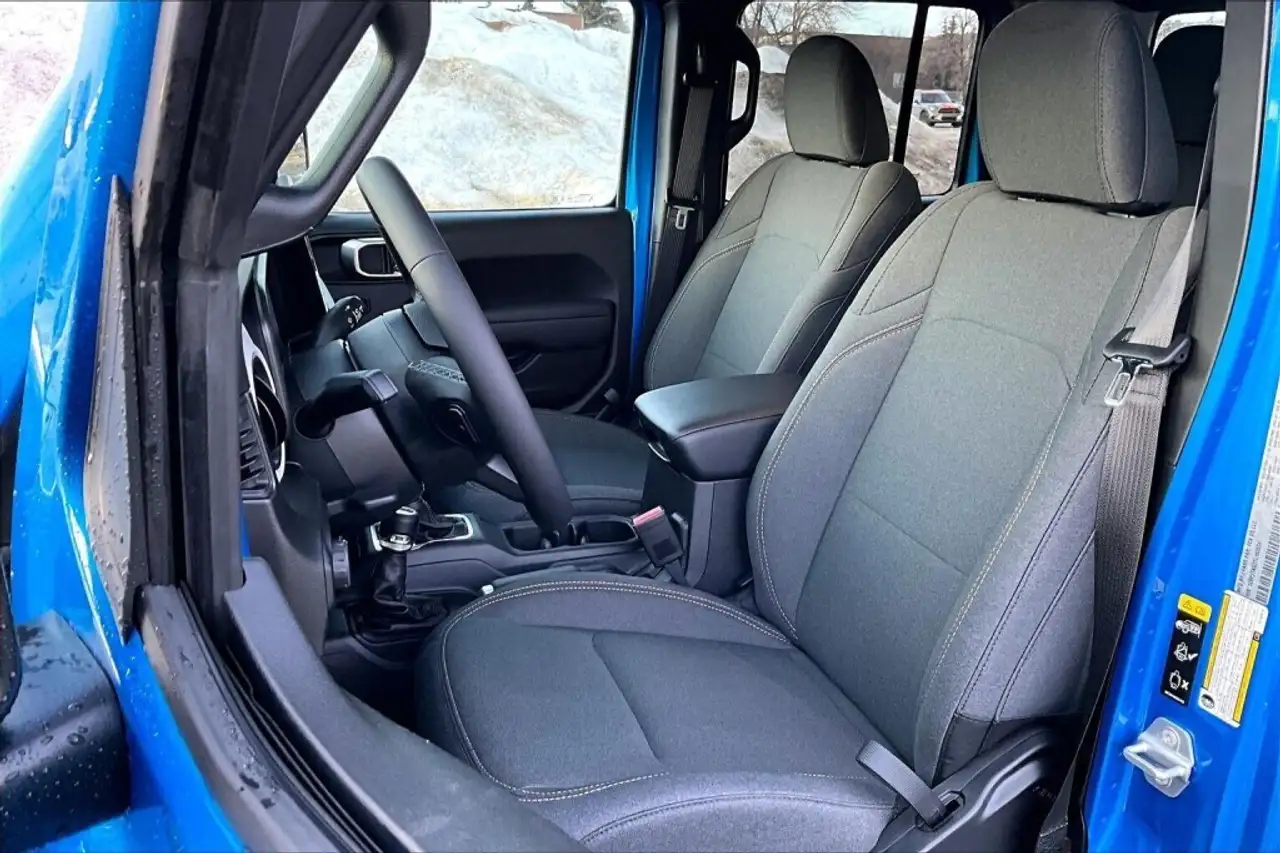 Jeep Gladiator photo Jeep Gladiator
