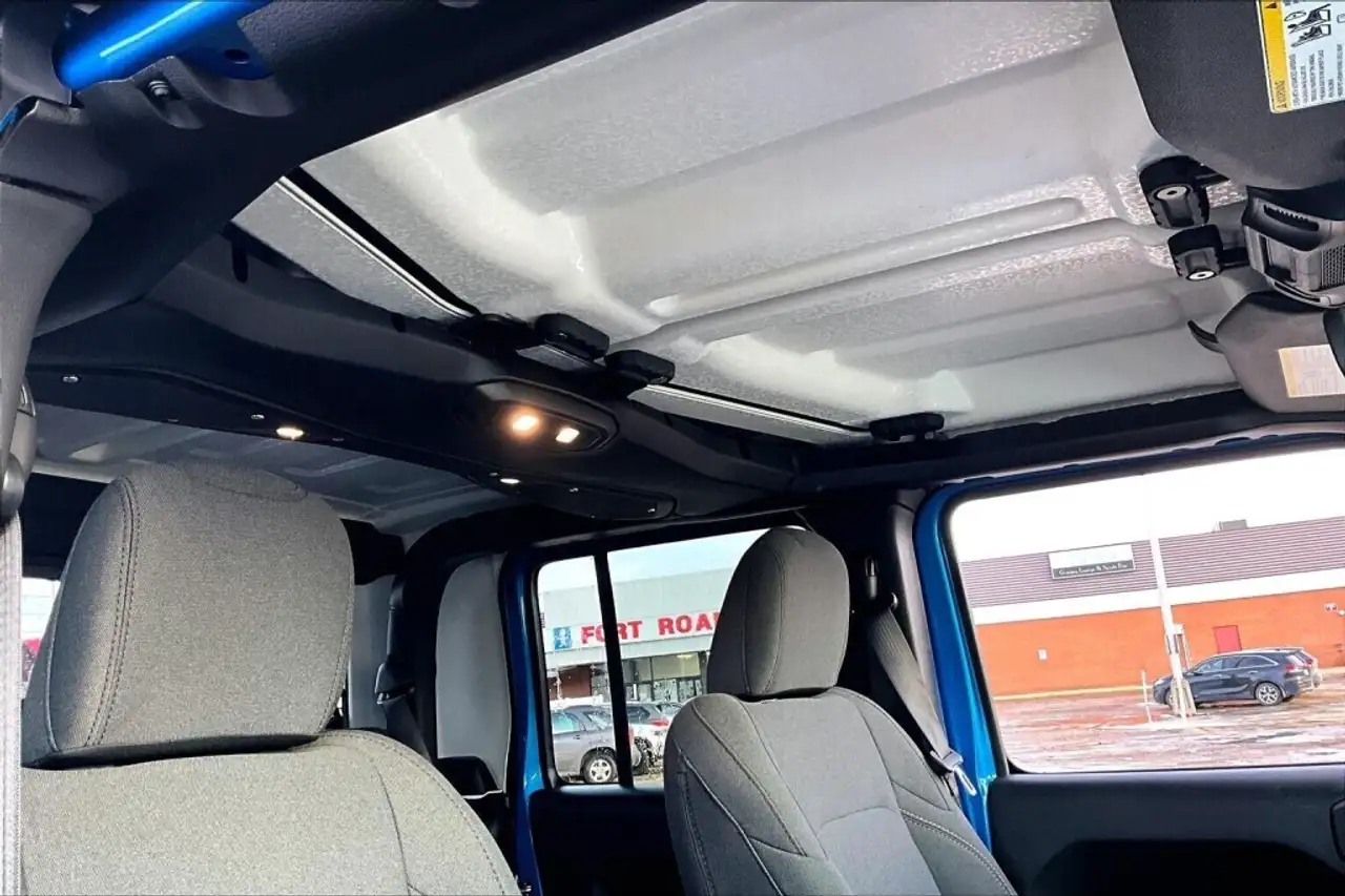 Jeep Gladiator photo Jeep Gladiator