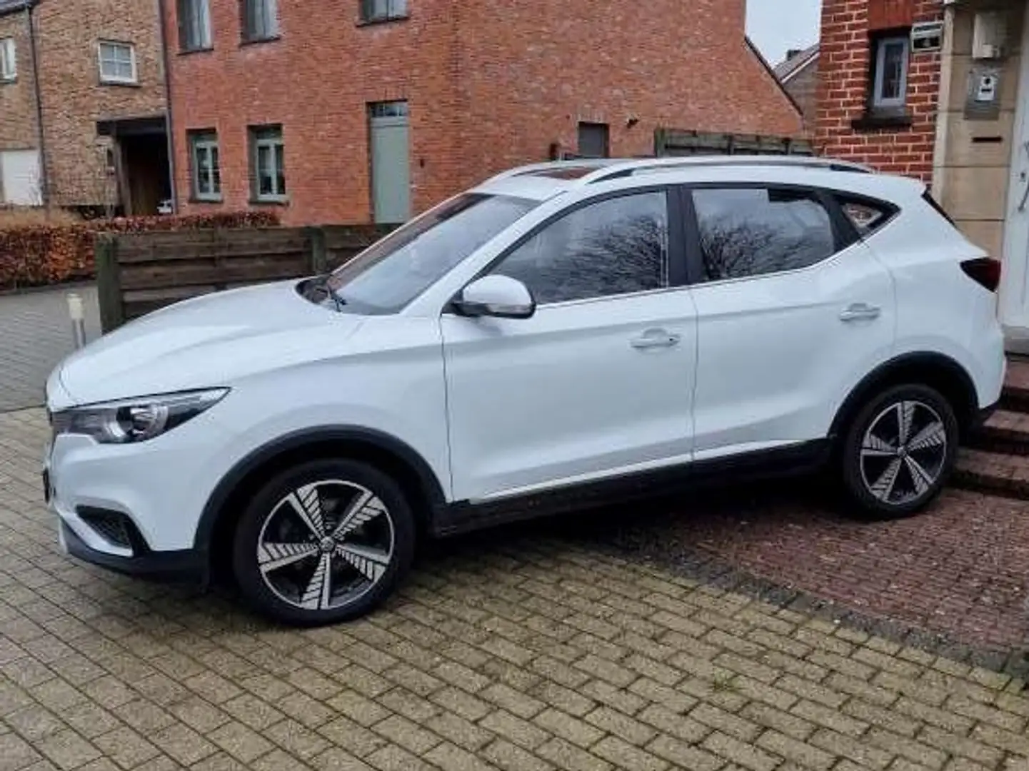 MG ZS Ev Luxury edition Alb - 2