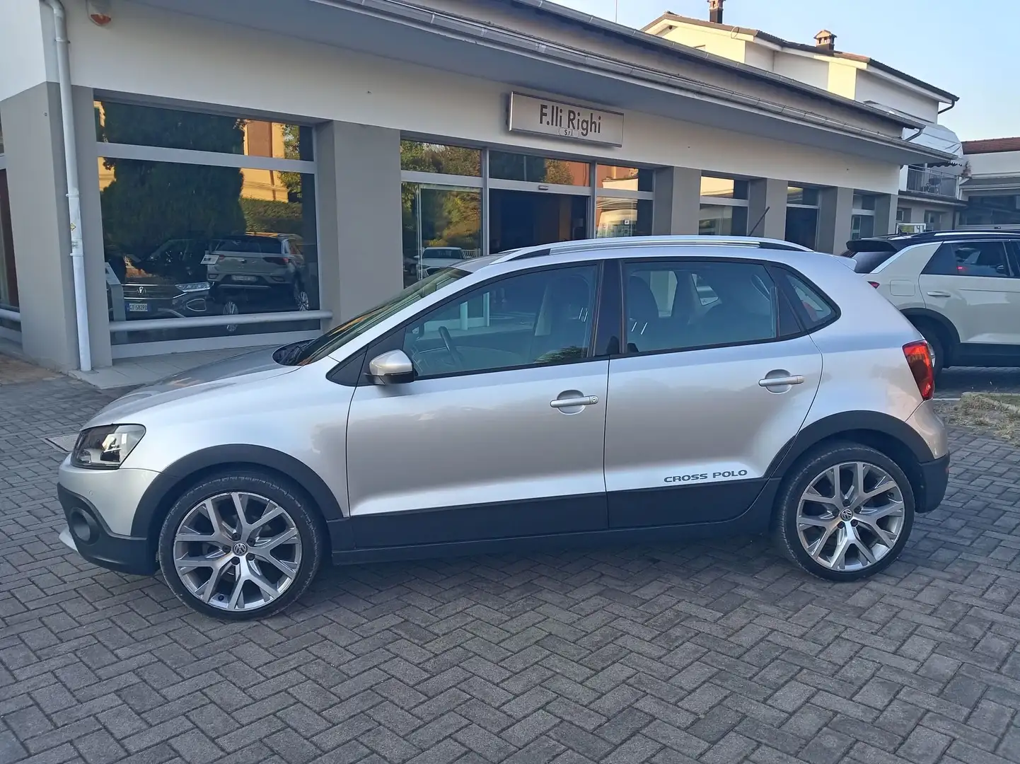 Volkswagen Polo Polo Cross 1.4 TDI BlueMotion Technology Argento - 2