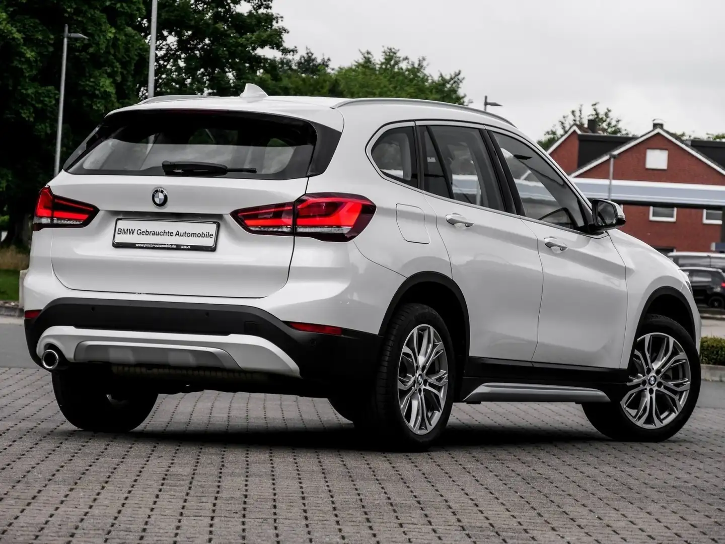 BMW X1 sDrive18i X LINE+NAVI+HiFi+LED+AHK+KAMERA Wit - 2