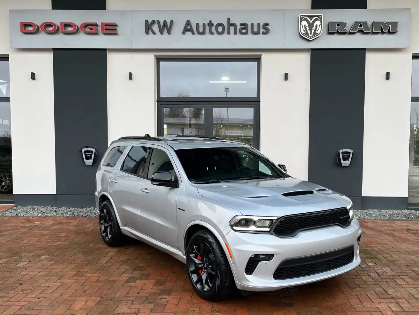 Dodge Durango R/T Premium Tow N Go Blacktop Plateado - 1