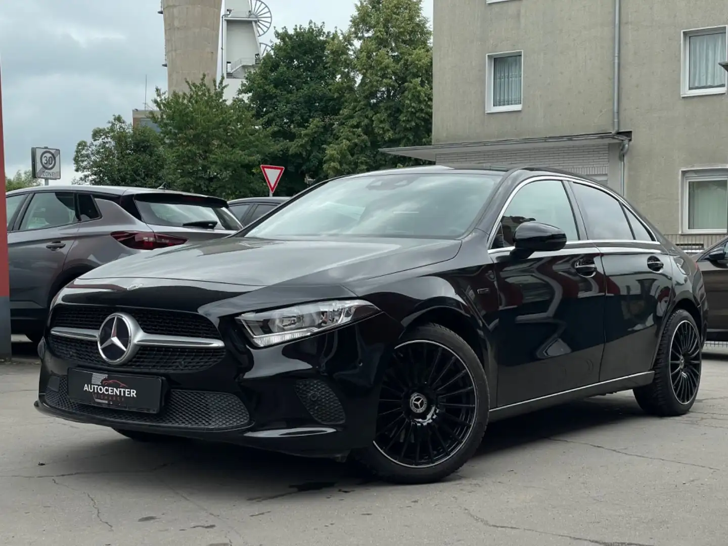 Mercedes-Benz A 250 e Lim. Zwart - 1