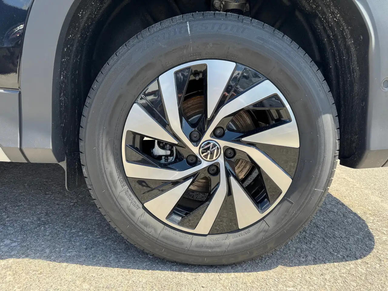Volkswagen Tiguan снимка Volkswagen Tiguan