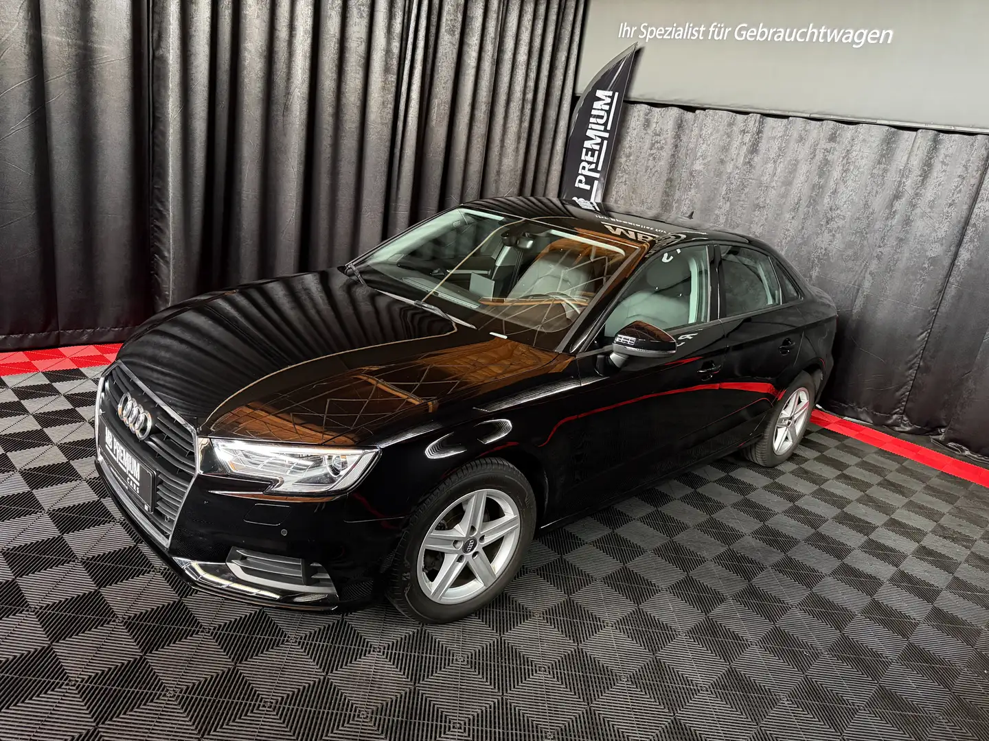 Audi A3 30 TDI *XENON*NAVI*TEMPOMAT*1-BESITZ* Schwarz - 2