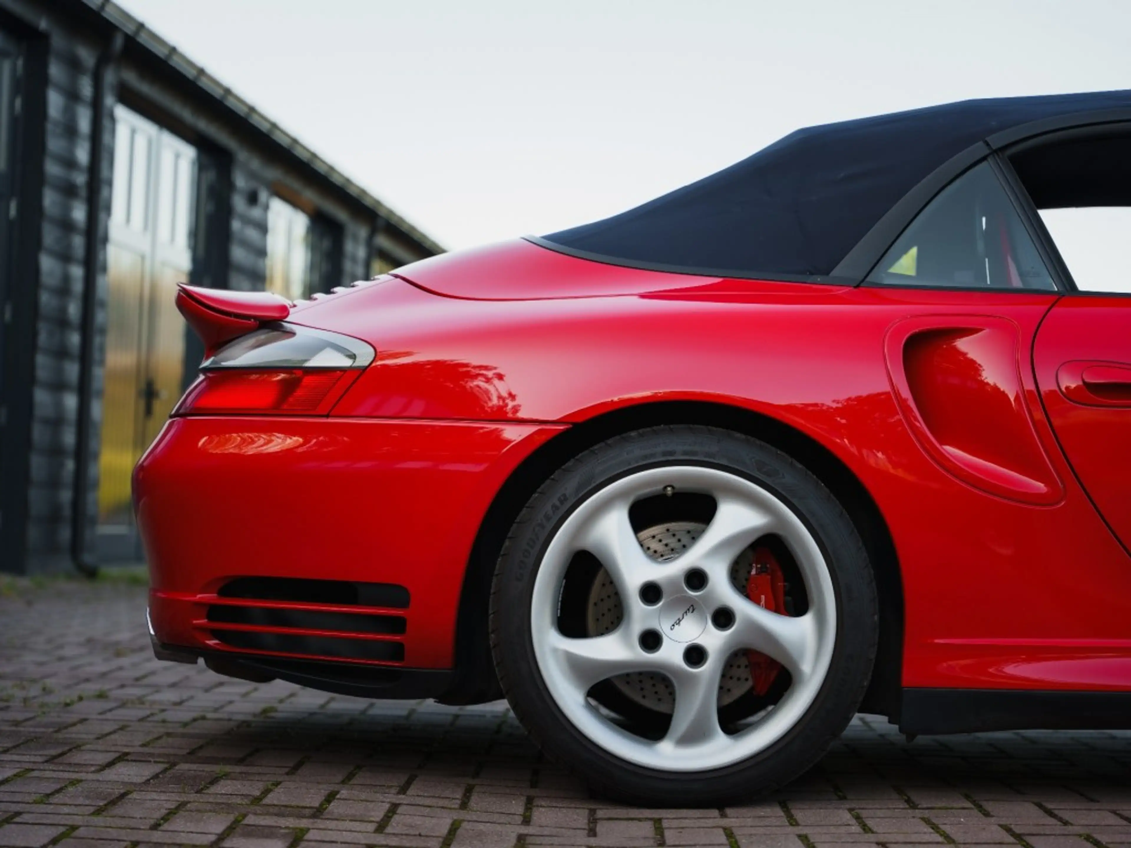 Porsche 996 Turbo Cabriolet â 3.6L â Manual â R — photo 9