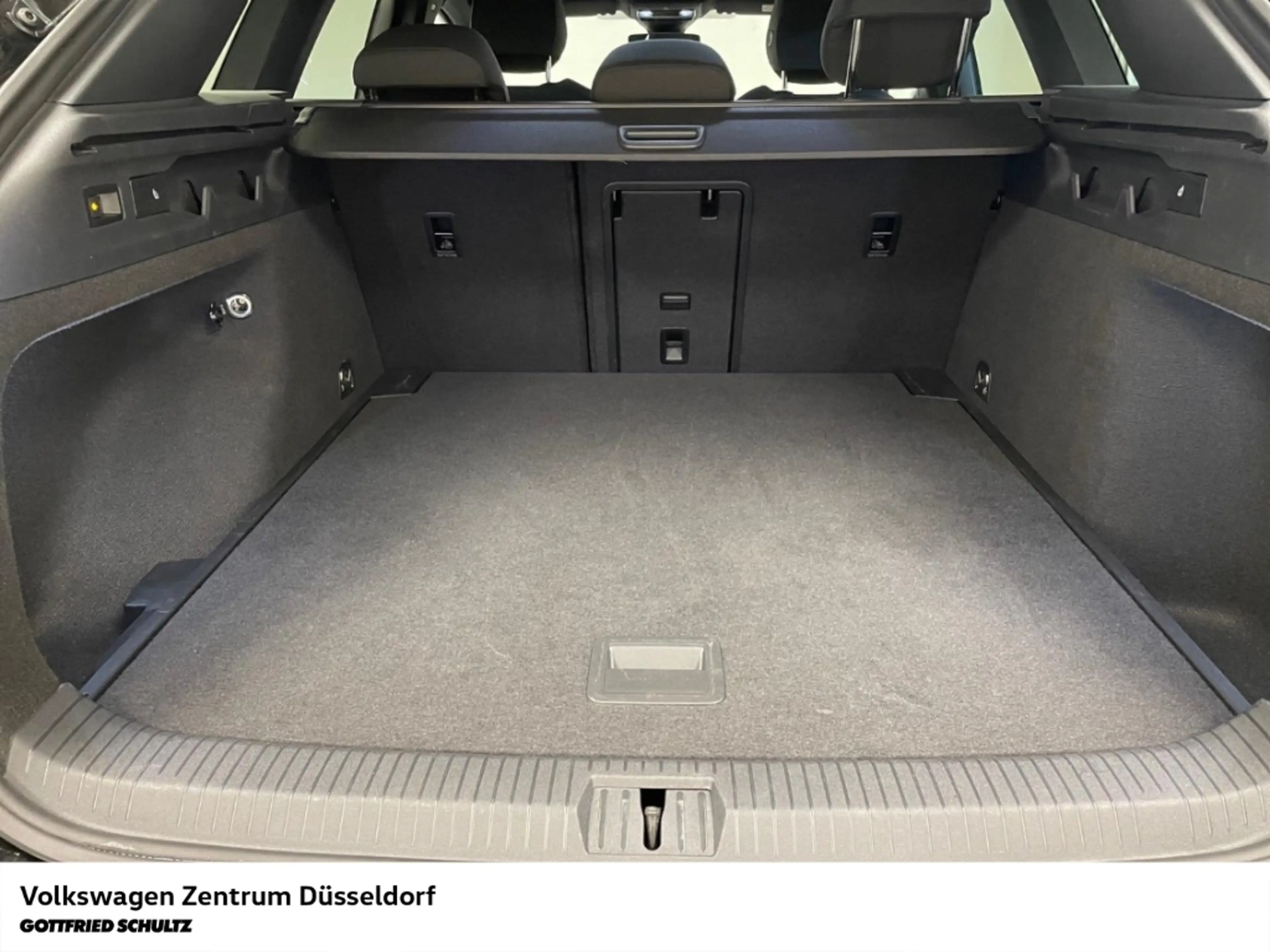 Volkswagen ID.7 Tourer Pro AHK Sitzheiz Head-Up Parkhilfe — photo 8