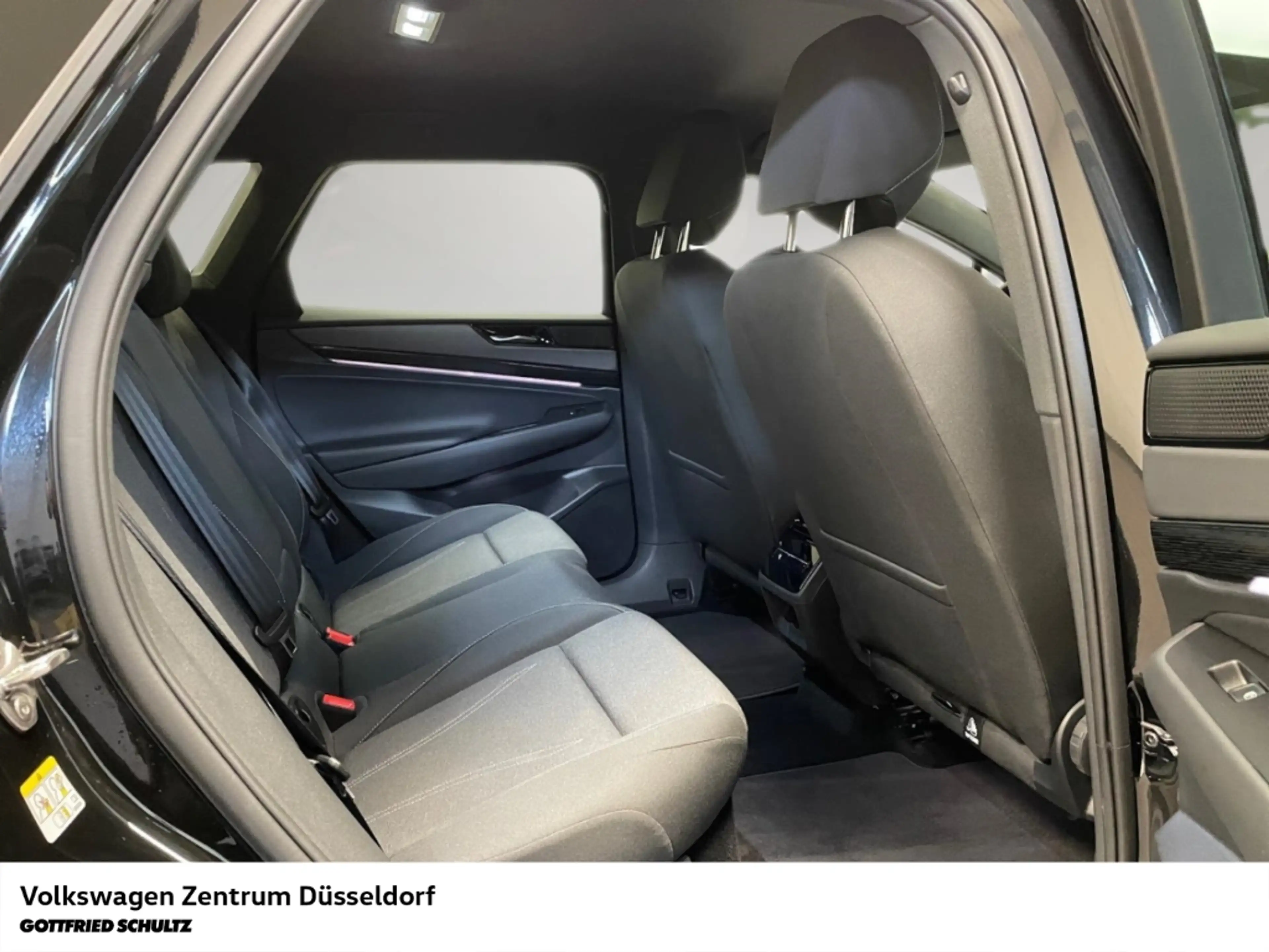 Volkswagen ID.7 Tourer Pro AHK Sitzheiz Head-Up Parkhilfe — photo 7