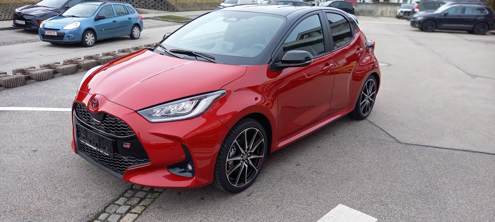 Toyota Yaris 1,5 VVT-i Hybrid GR Sport /Safety Paket/Connect+ Rojo - 1